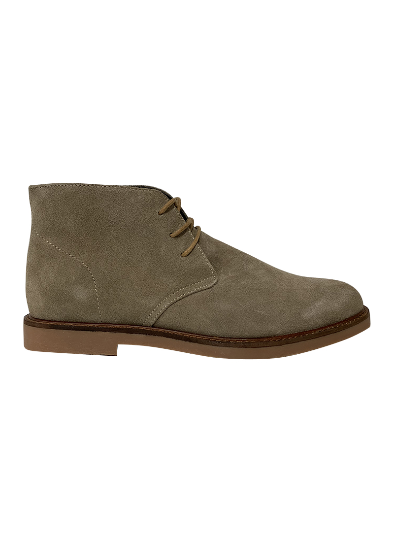 bata chukka boots