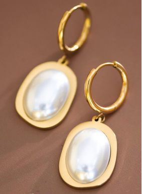 Zoe Pearl Drop Earrings.
