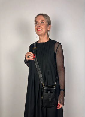 Minx Dial Up Jet Setter Bag - Black/Gold