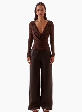 SOVERE Myriad Drape Top - Rum Raisin