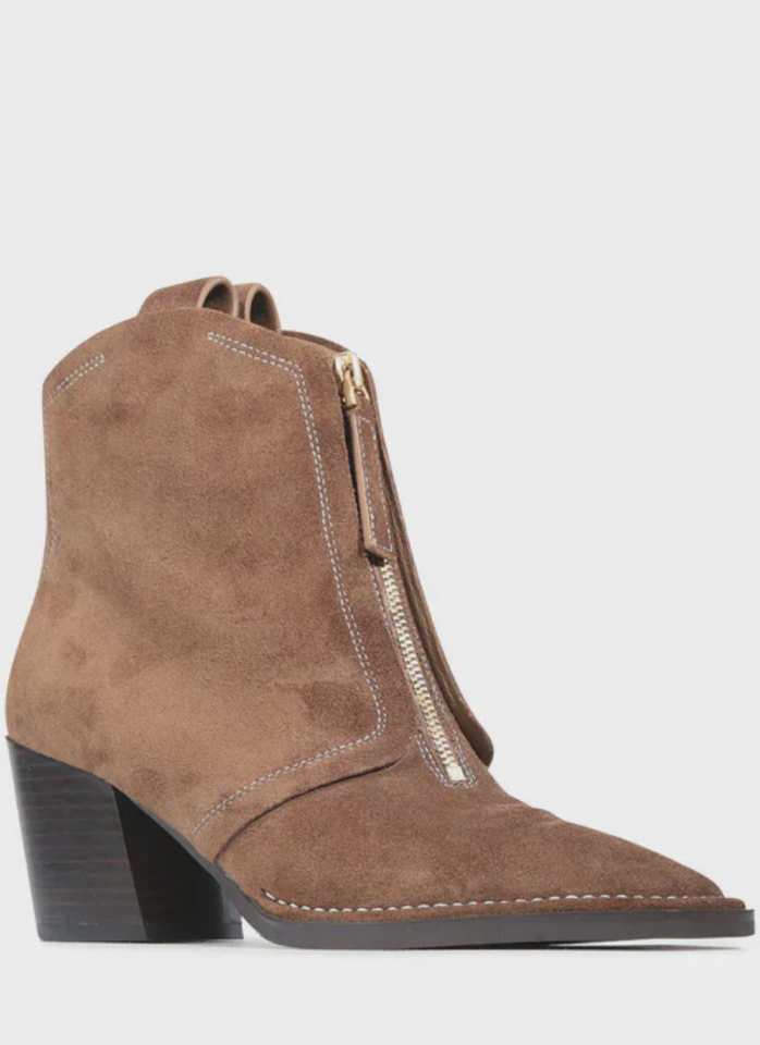 EOS Chey Boot in Cherstnut Suede