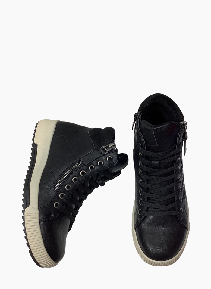 CC Resorts Gumi Boot Black