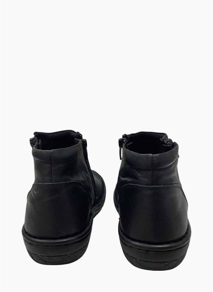 Cabello 5250-27 Boot Black Crinkle