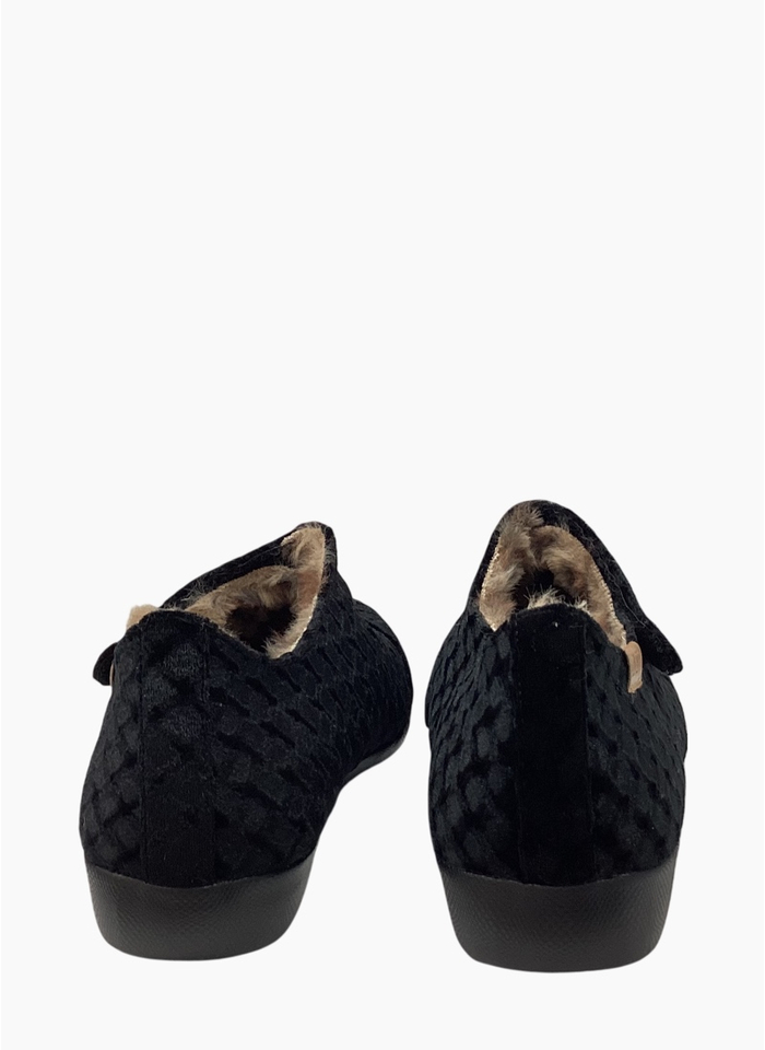 Ziera Fliss XW Slipper Black Emboss