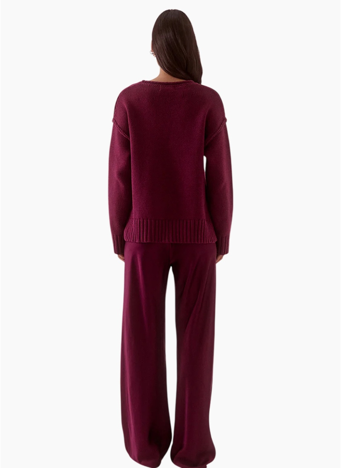 SOVERE Lane Plunge Sweater - Blackberry