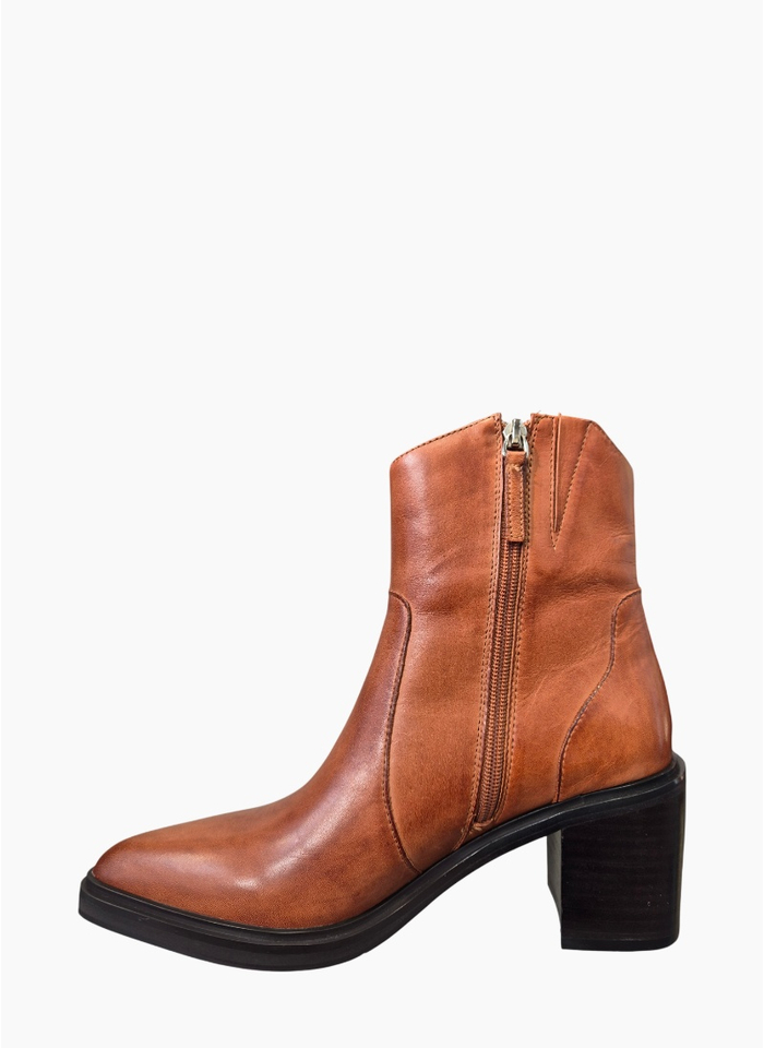 EOS Janice Boot Brandy