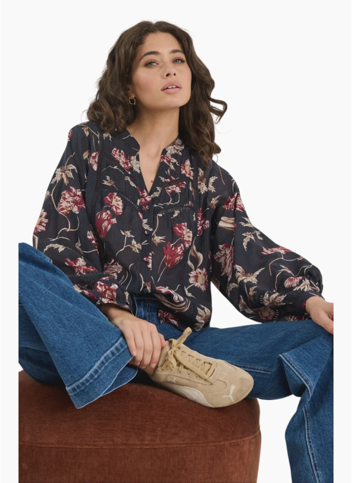 Ivy + Jack Instrumental Black Wildflowers Lace Insert Pintuck Long Sleeve Shirt